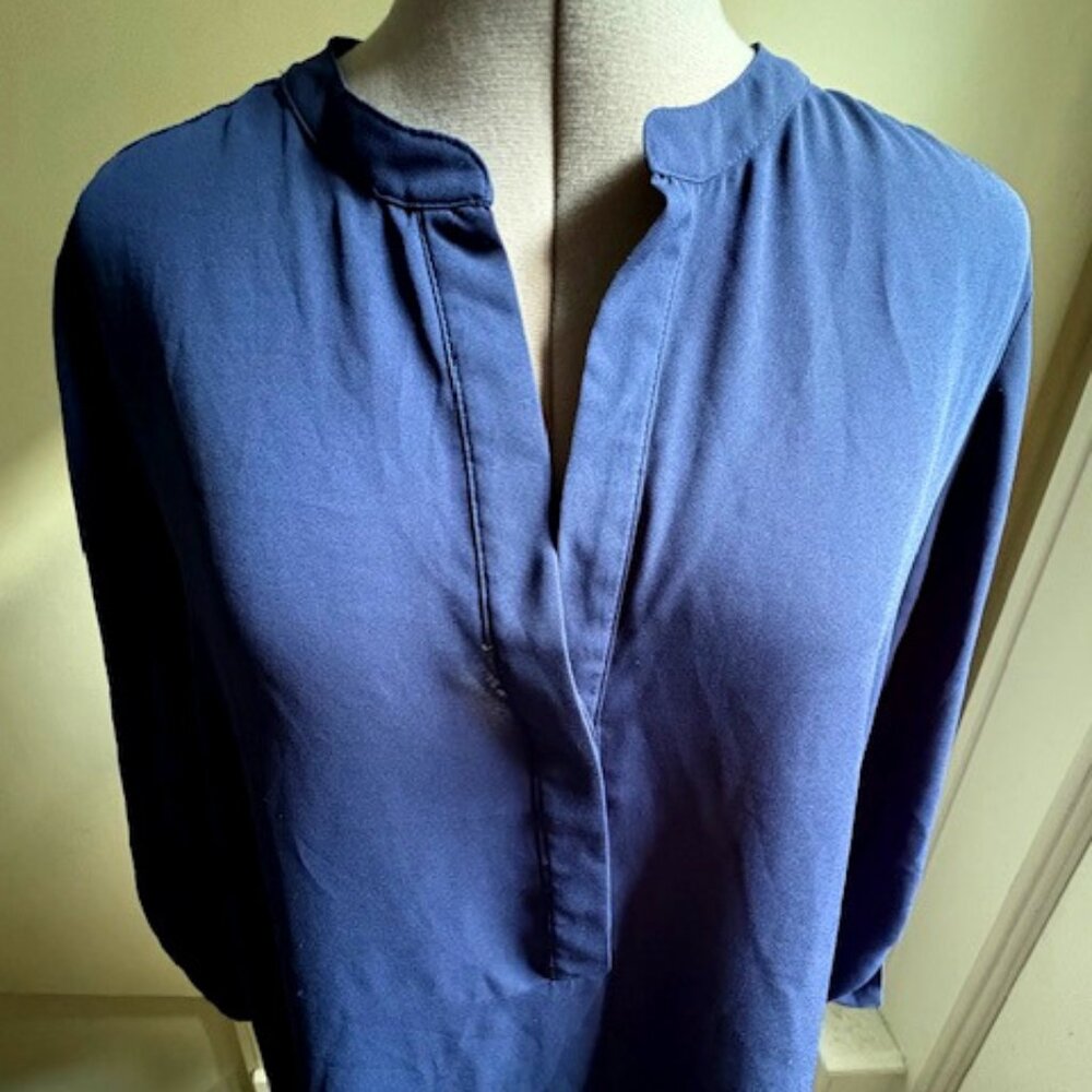 Navy Blue lighweight button sleeve blouse XL